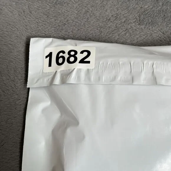 Lululemon Athletica Yoga Black Capri Back Pocket Legging Pant Women's Size 6 - Picture 8 of 8